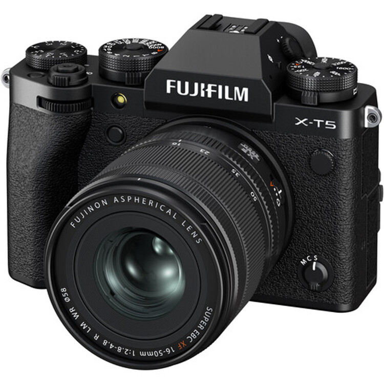 FUJIFILM X-T5 SCHWARZ + XF 2.8-4.8/16-50MM R LM WR
