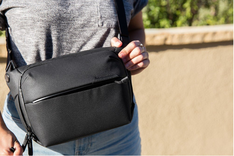 PEAK DESIGN EVERYDAY SLING V2 3 LITER SCHWARZ