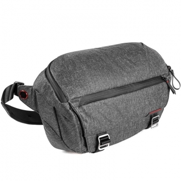 PEAK DESIGN EVERYDAY SLING 10L CHARCOAL FOTOTASCHE
